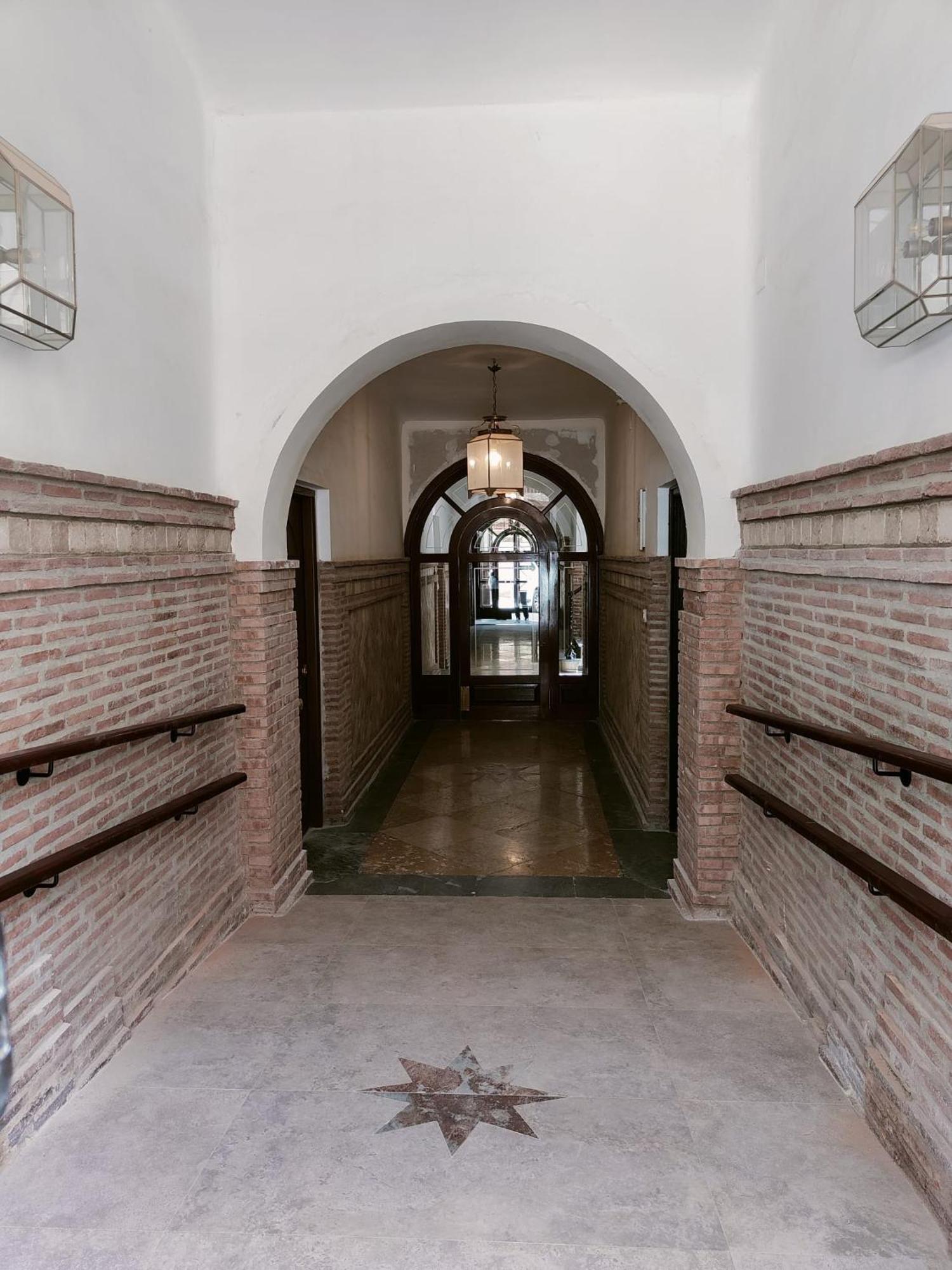 La Fonda Apartment *